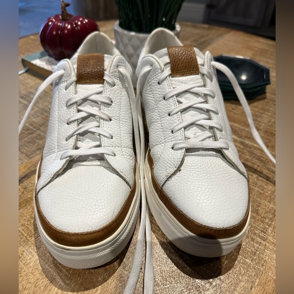 CROWN VINTAGE
Desc: Men's Crown Vintage Dathan Court White Leather Sneakers - Picture 9 of 10